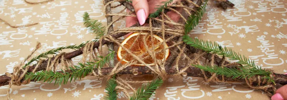 vánoční hvězda z větví