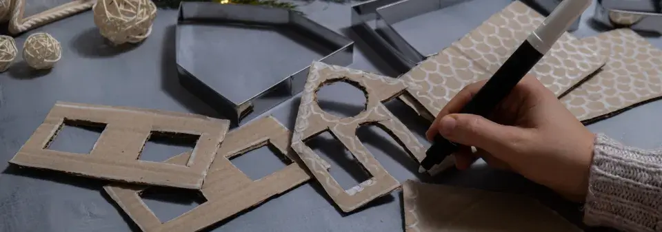 Vánoční dekorace z kartonu