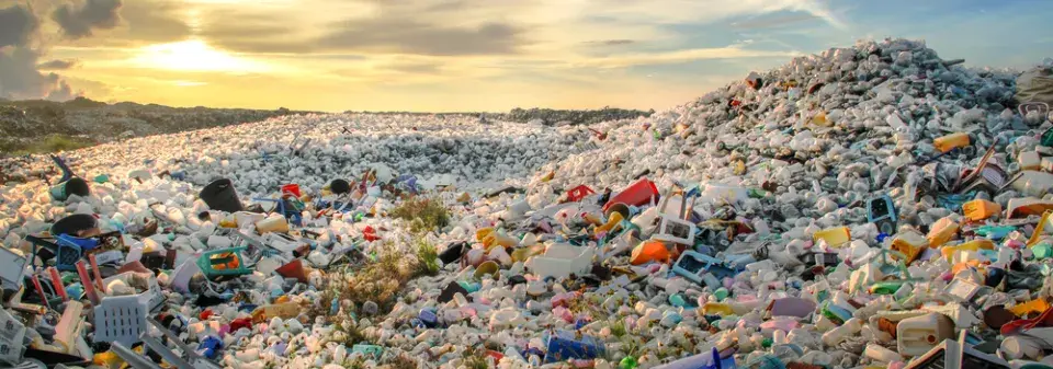 Recyklace a upcyklace PET lahví