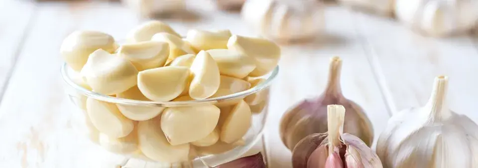 Výsadba česneku, pokud se tak nestalo na podzim a půda není zmrzlá