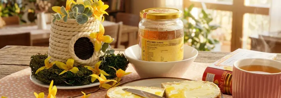 Jarní dekorace na stůl 