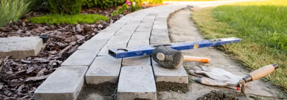 Beton na zahradě pod lupou aneb kdy chodník ovlivní zastavěnost pozemku?