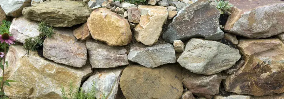 Jak správně postavit suchou kamennou zídku