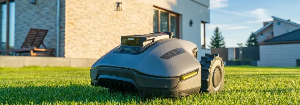 Hnojení trávníku po robotickém sečení je jiné