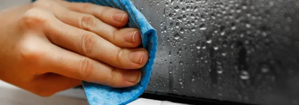 Rosící se okna, kde hledat příčinu a jak problém řešit