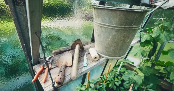 Vybavení skleníku Vybavení skleníku