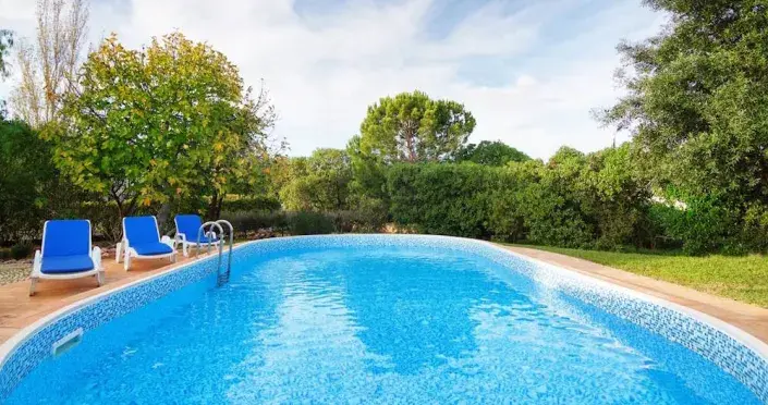 Oválný bazén Oválný bazén