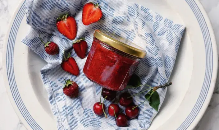 Třešňový džem s jahodami Třešňový džem s jahodami