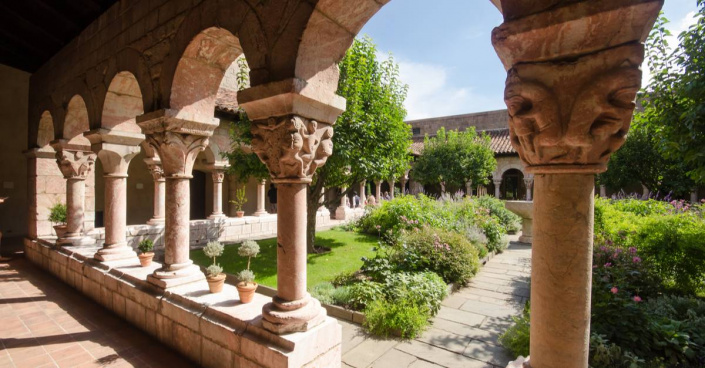 Zahrada v Cloisters Museum