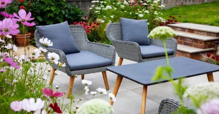 Nábytek na terase v zahradě Nábytek na terase v zahradě