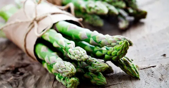 Výhonky zeleného chřestu Výhonky zeleného chřestu