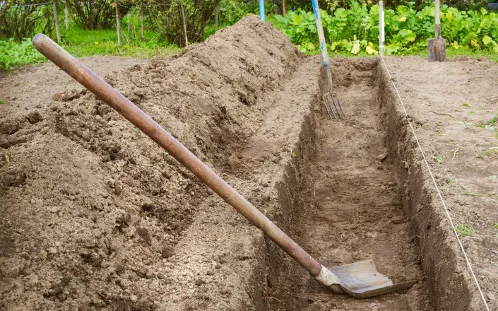 Zakládání hlubinného záhonu Zakládání hlubinného záhonu