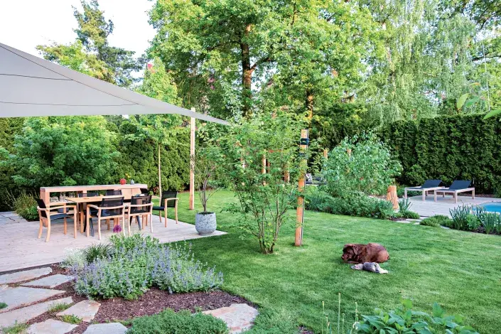 Hlavní pobytová terasa u domu Hlavní pobytová terasa u domu