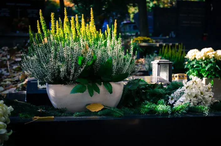 Úprava hrobů Úprava hrobů