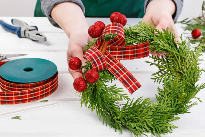 Výroba věnce ekologicky, úsporně a s láskou k přírodě Výroba věnce ekologicky, úsporně a s láskou k přírodě