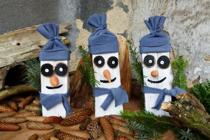 sněhulák ze dřeva