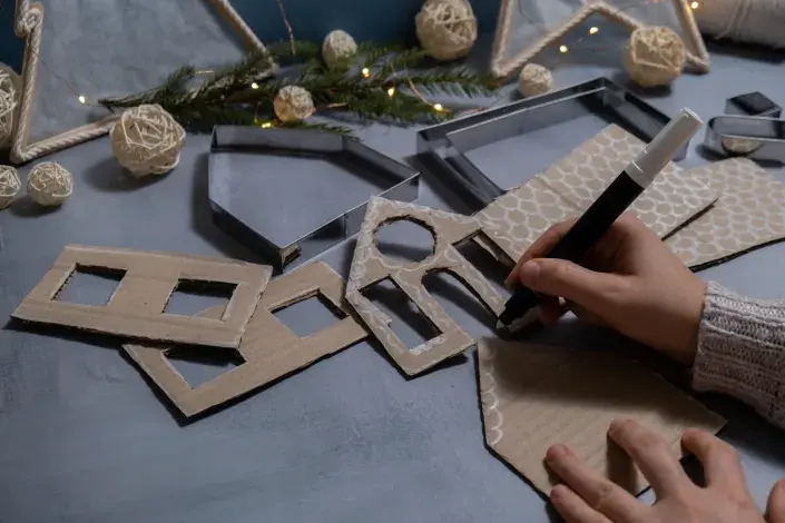 Vánoční dekorace z kartonu