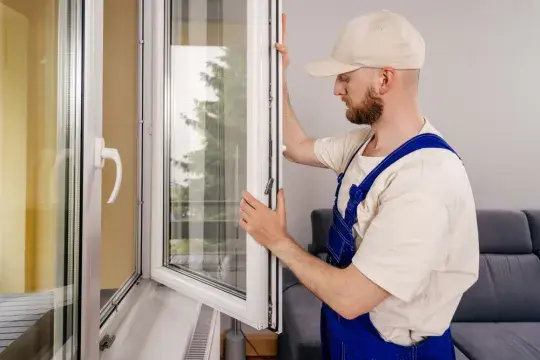 Jak seřídit plastová okna před zimou svépomocí
