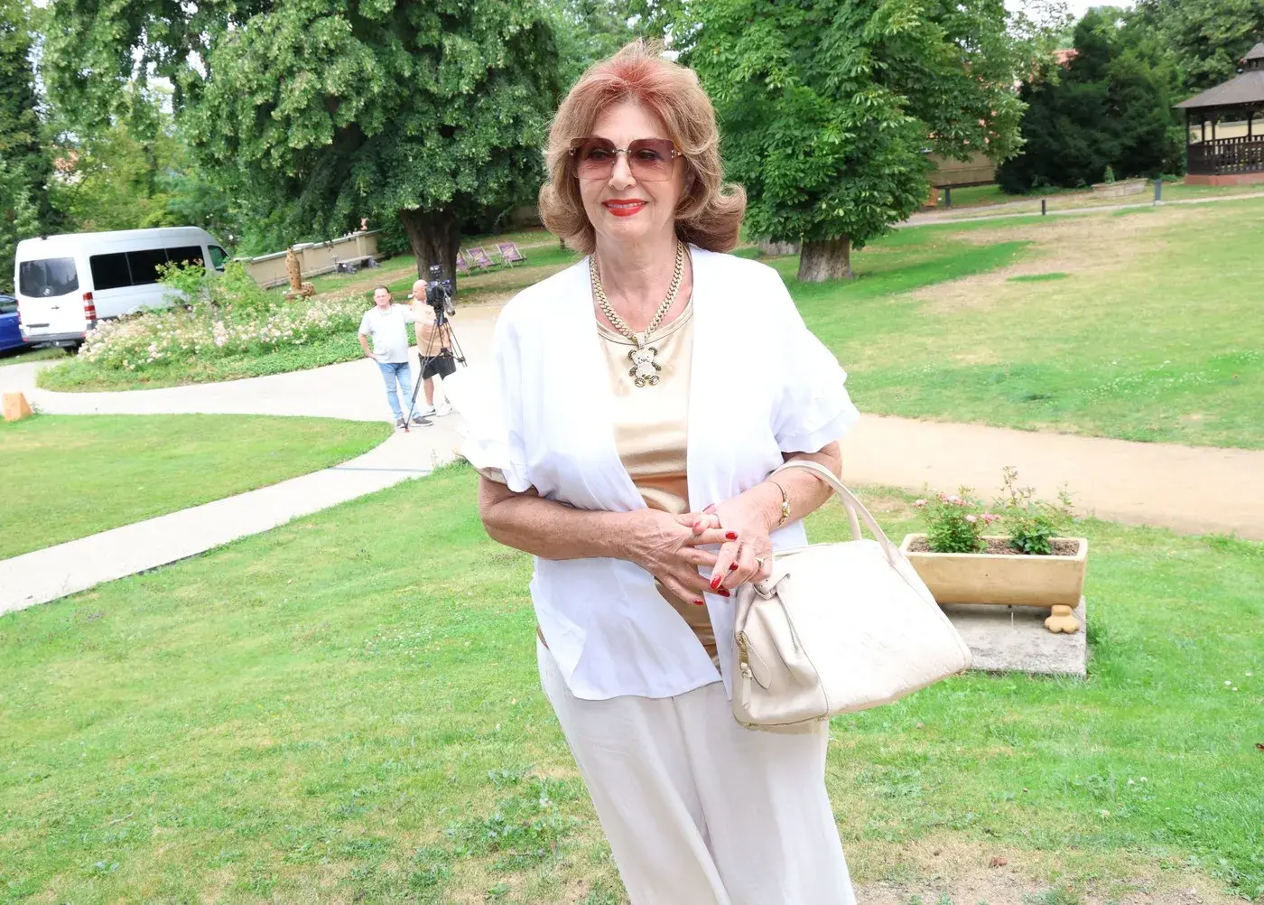 Saskia Burešová a její zahradní útočiště: úroda, hortenzie a staré stromy