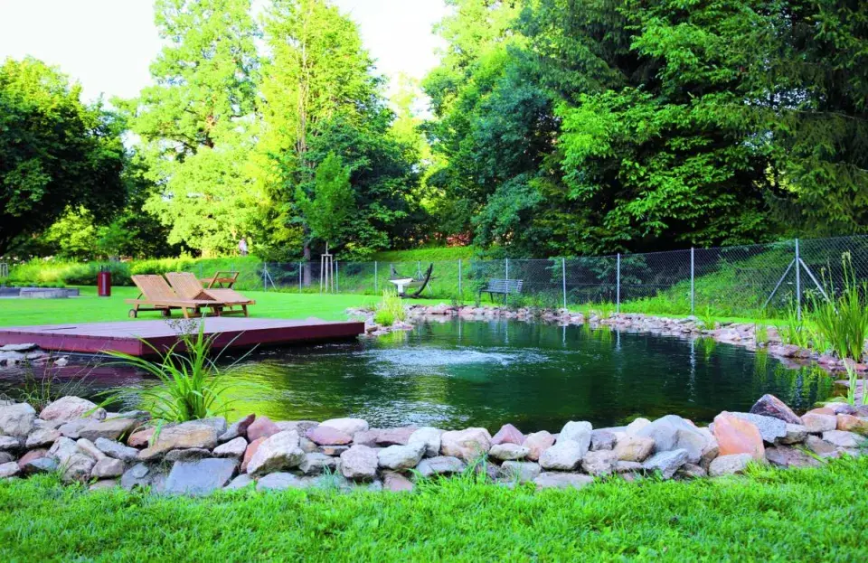 Přírodní jezírko