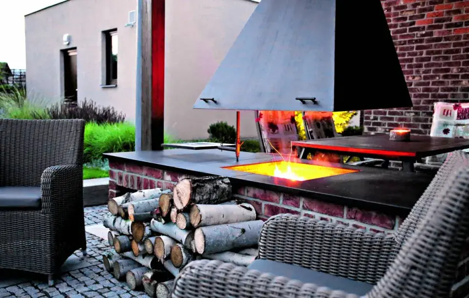 Pohodlné sezení u krbu