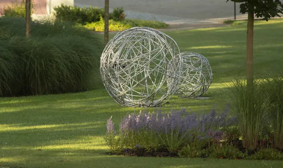 Dekorativní prvky v parku