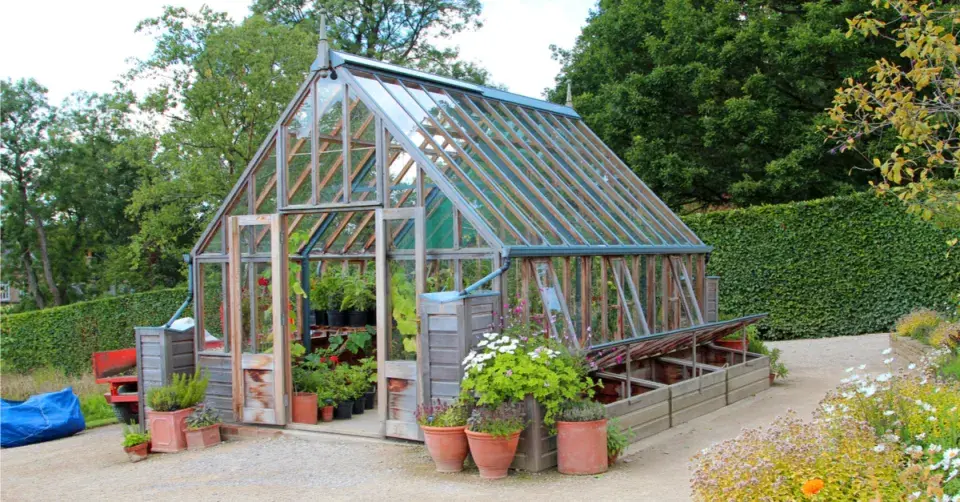 Skleník a pařeniště