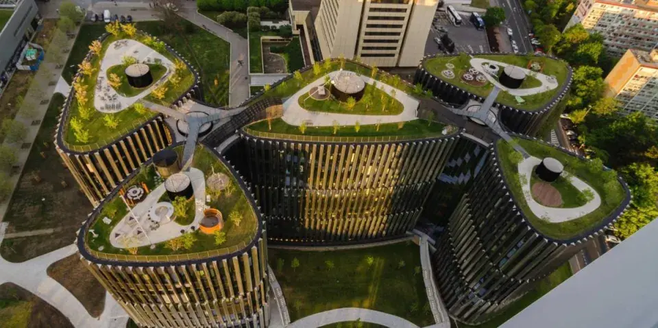 Střecha administrativní budovy Main Point Pankrác