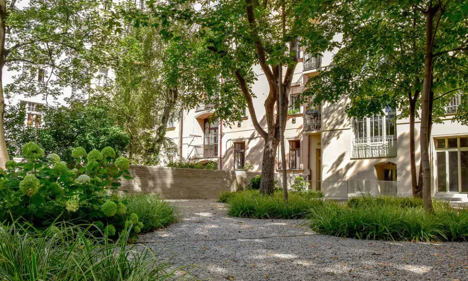 Zahrada ve vnitrobloku