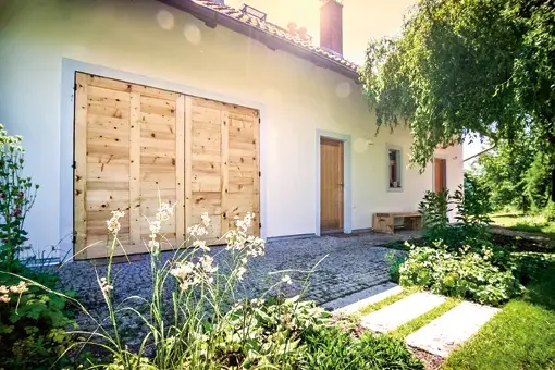 Opravená hospodářská stavba