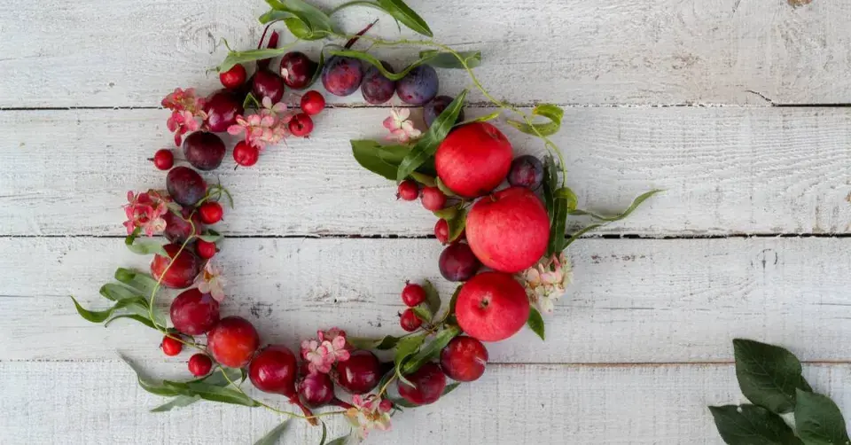 Věnec z červených plodů