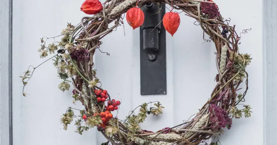Věnec z podzimních plodů