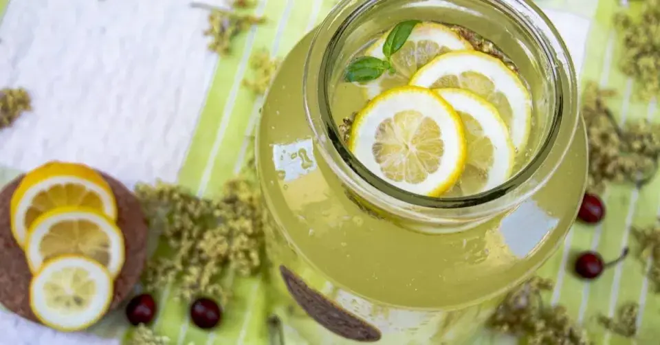 Sirup z květů černého bezu