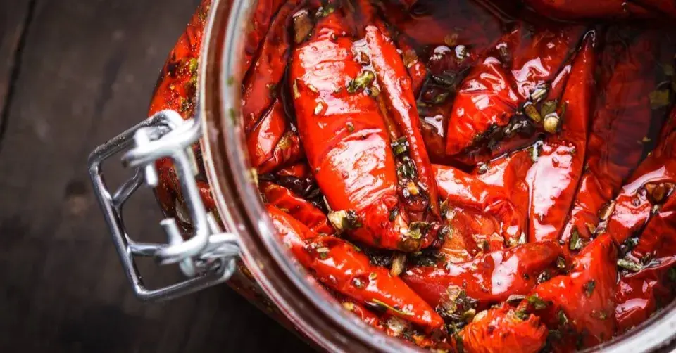 Sušená rajčata naložená v oleji