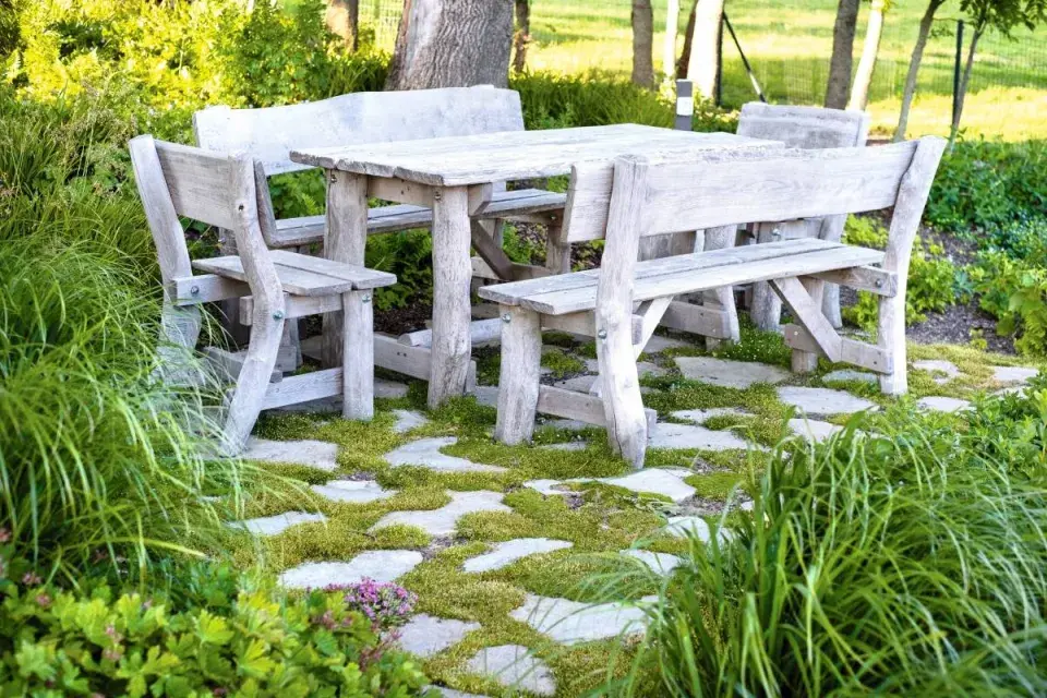 Masivní dřevěný nábytek