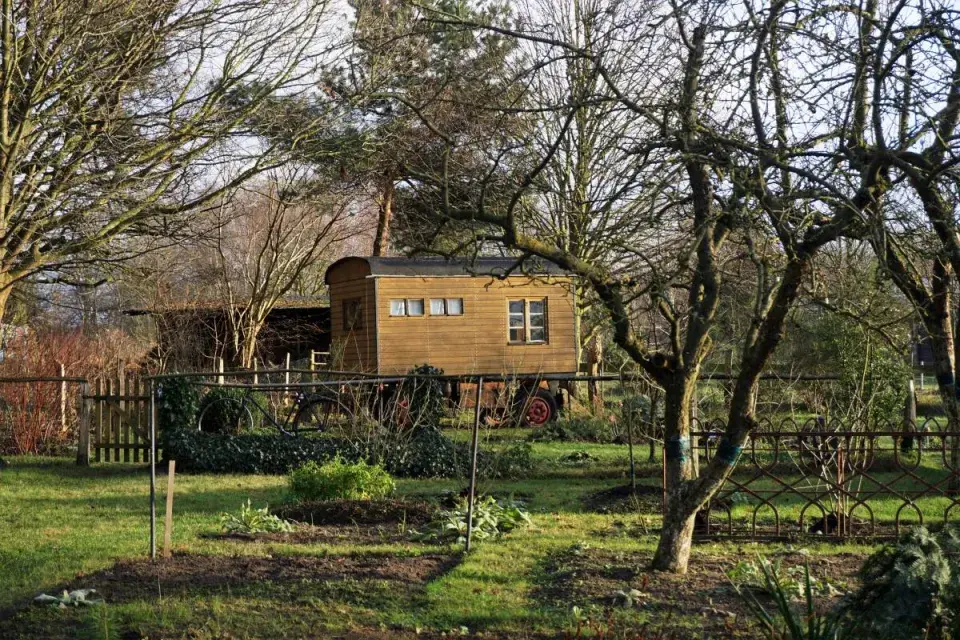 Maringotka na zahradě