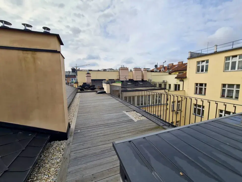 Střešní terasa před proměnou