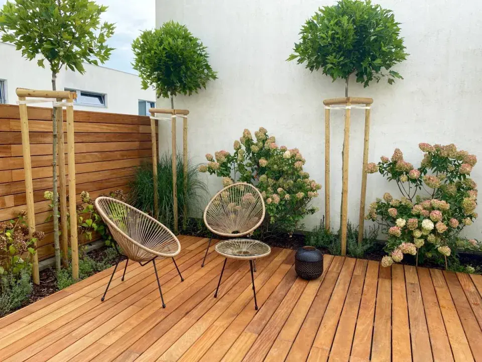 Zahradní nábytek na terase