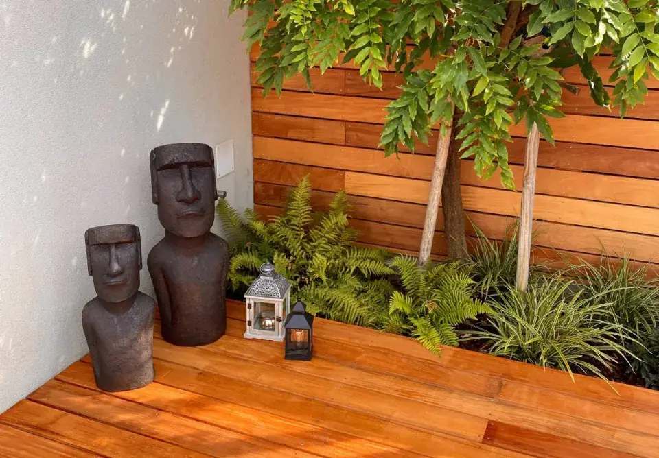 Zahradní dekorace na terase