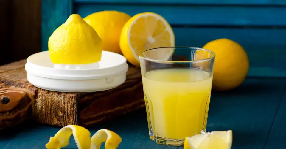 Citrony a citronová šťáva