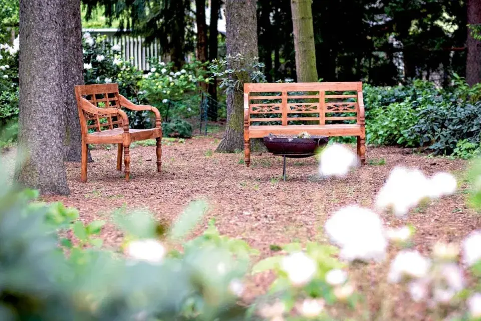 Lavičky a ohniště