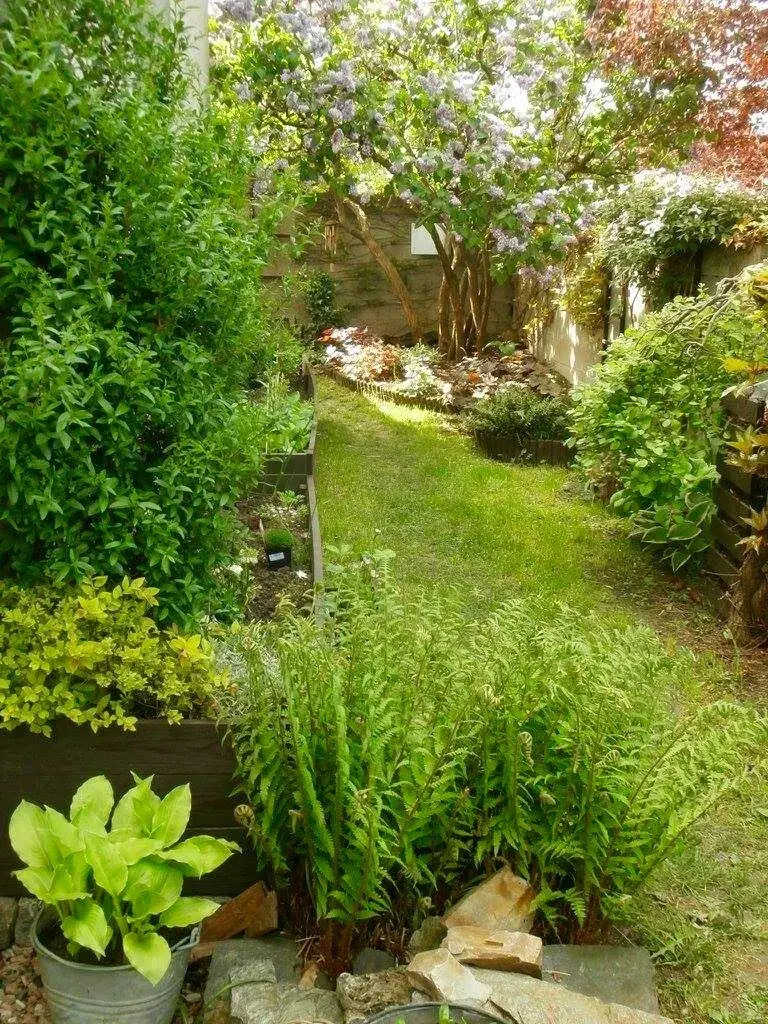 Vyvýšené záhony na předzahrádce