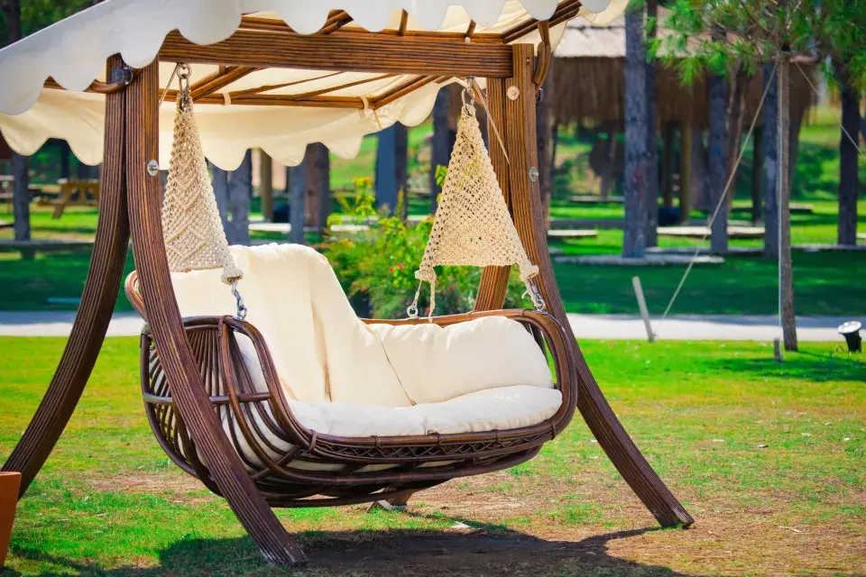 Houpací křeslo s polstrem