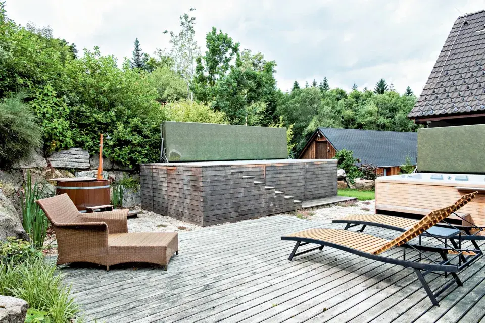 Krytý bazén a vířivka