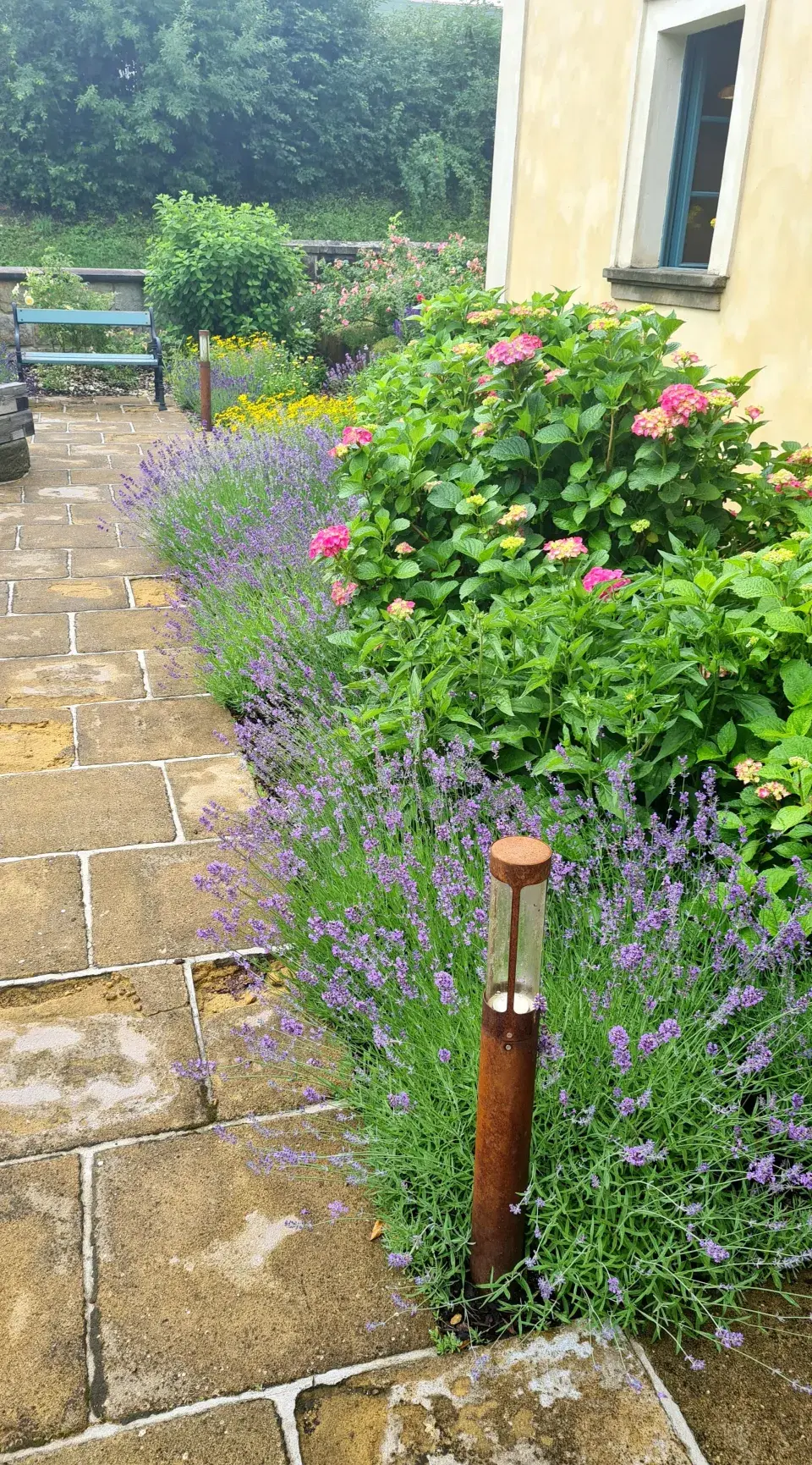 <p>Pohled ke vstupu do wellness.</p>