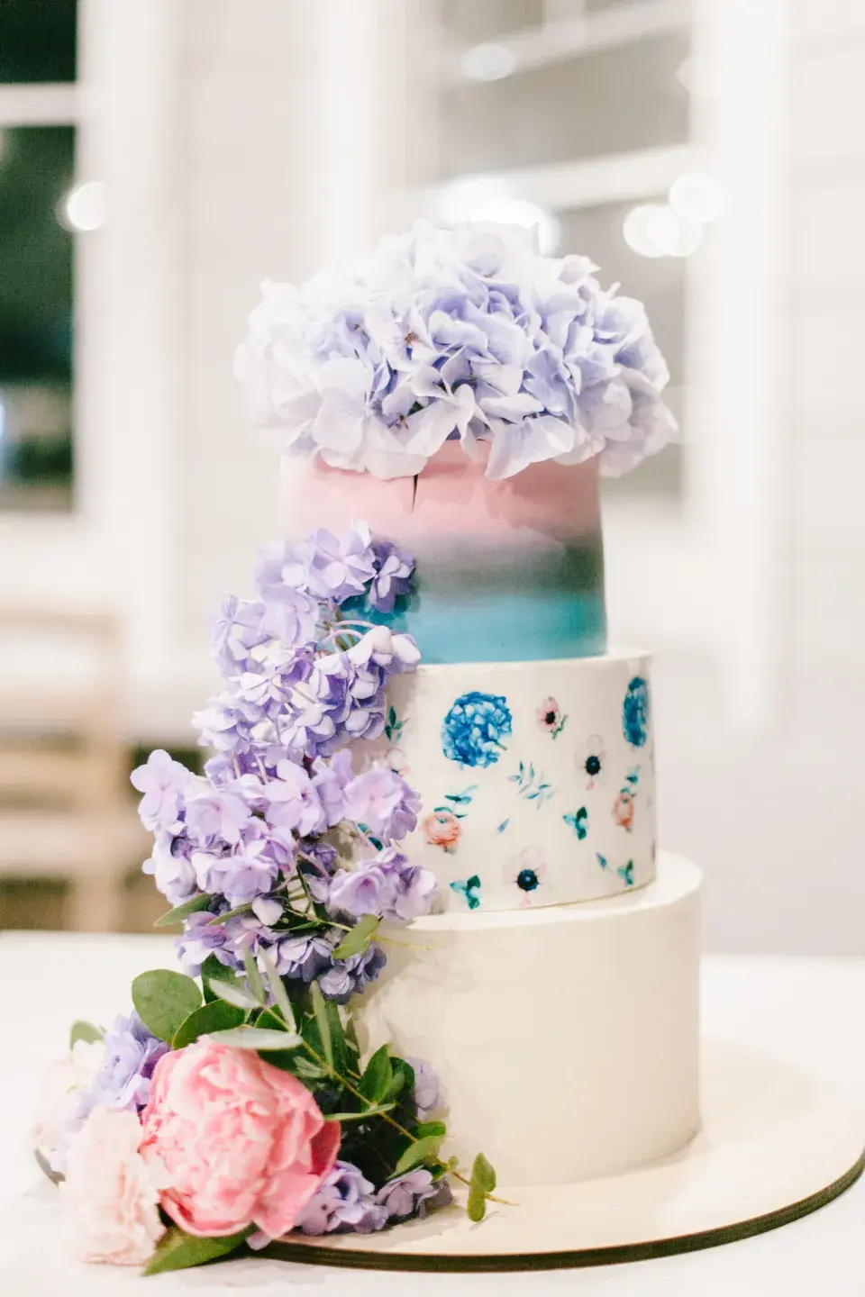Dort s výzdobou z hortenzií
