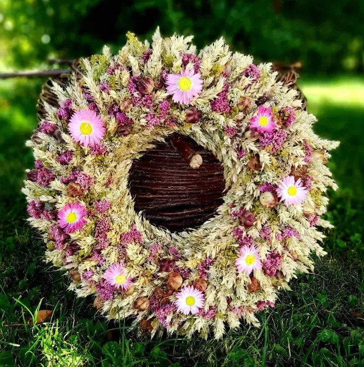 Věnec ze sušených rostlin