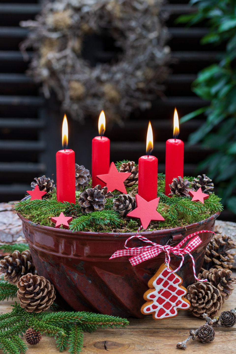 Adventní věnec ve formě na bábovku