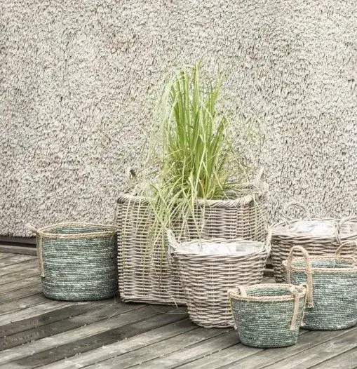 Ratanový květináč s plastovým vnitřkem