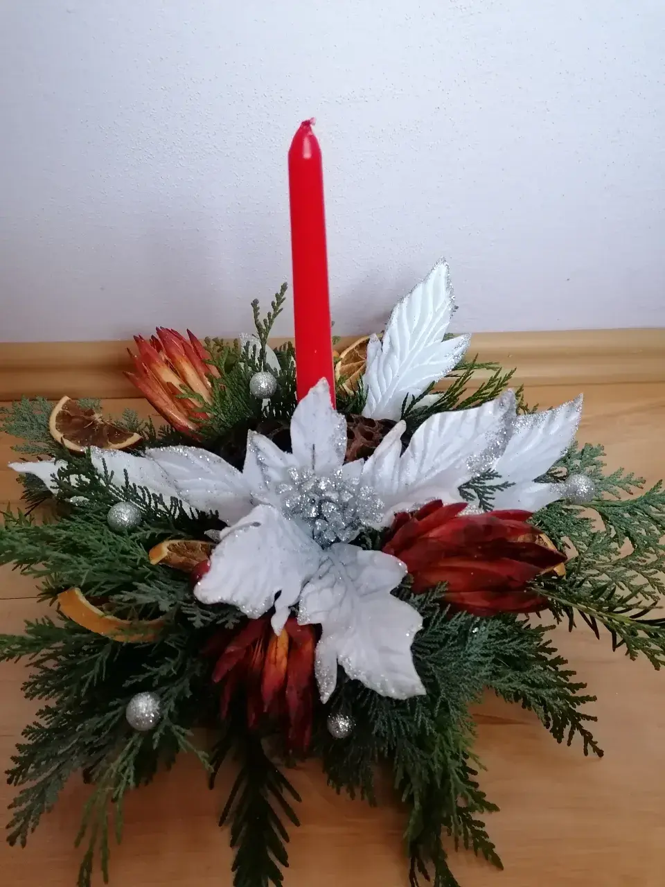 Vánoční svícen na stůl zvládne vyrobit každý